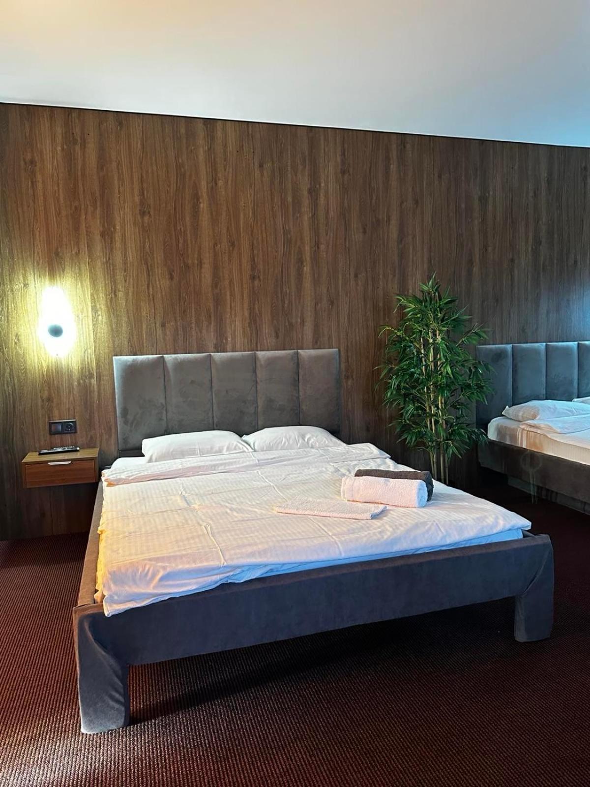 Lodge Львівське Передмістя Котедж *